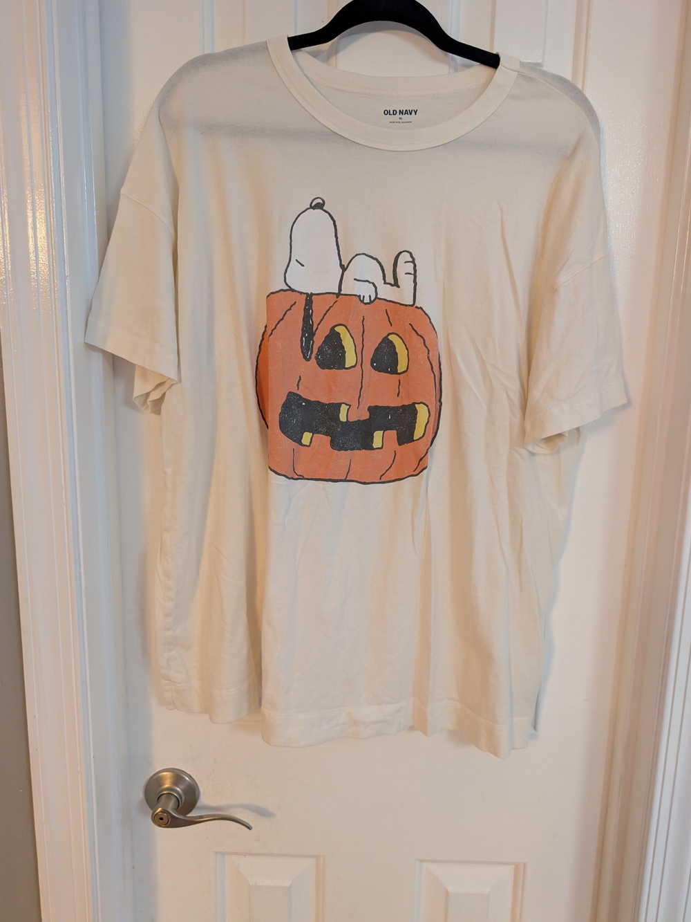 Old Navy Oversized Peanuts Snoopy on Pumpkin Short Sleeve T-Shirt in Size XL
